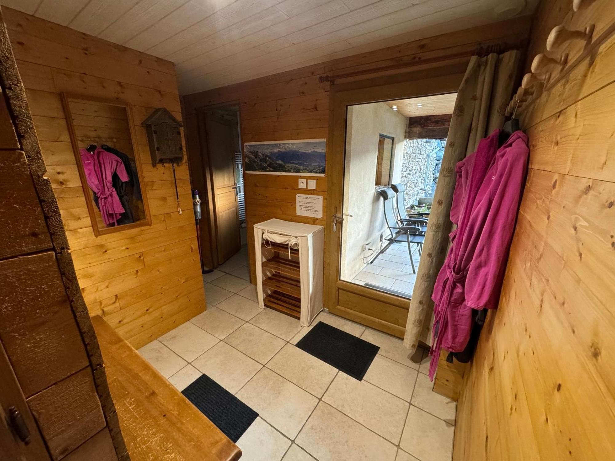 Les Rottes, Bas Ferme Proche Morillon Samoens Avec Spa Verchaix Exterior foto